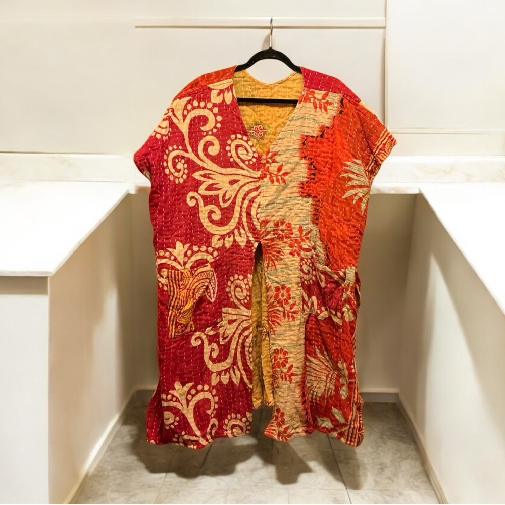 Kantha Serena ITEM 130  w open slit in front with pockets handmade reversible OS